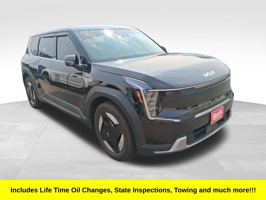 Used 2024 Black Kia Light Long Range image 3