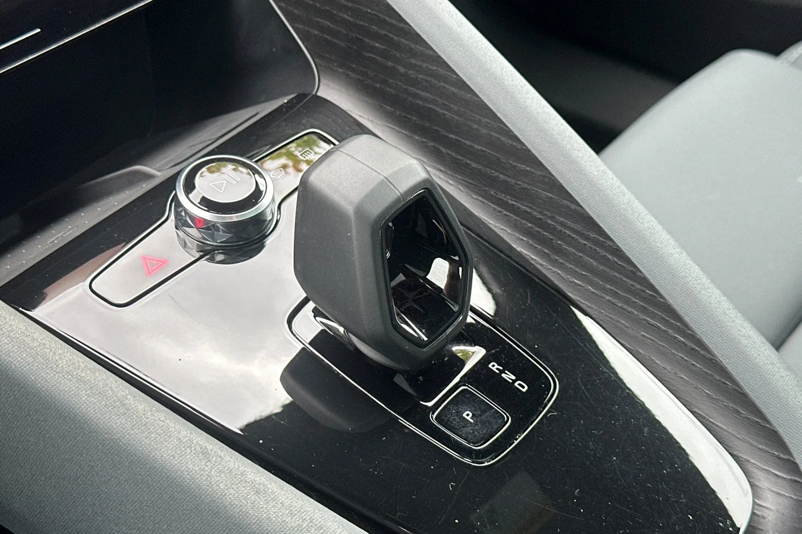Used 2023  Polestar Long Range Dual Motor image 24