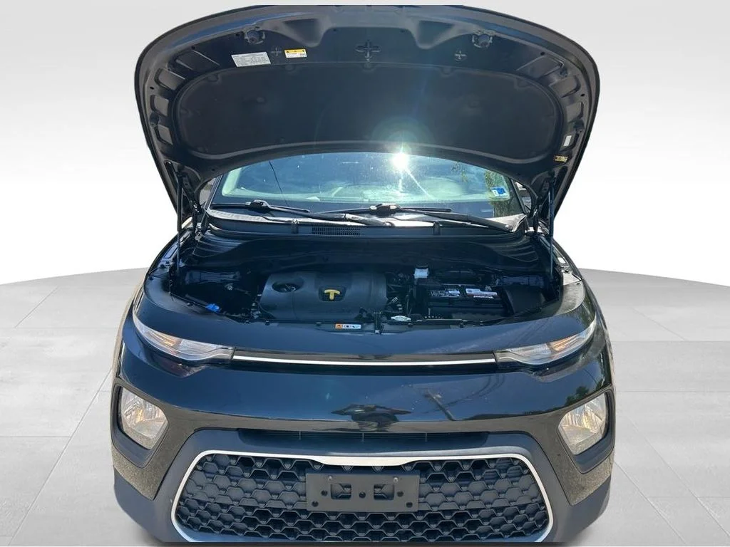 Used 2022 Black Kia LX image 2