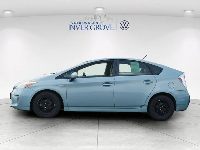 Used 2013 Pearl Toyota Three image 4