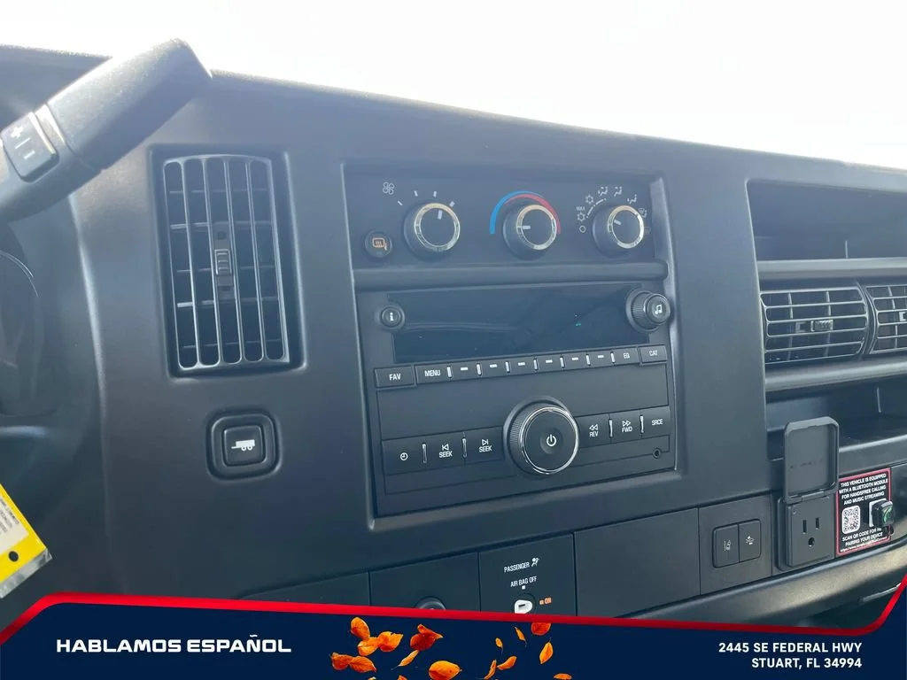 New 2026 Summit White GMC Work Van image 21