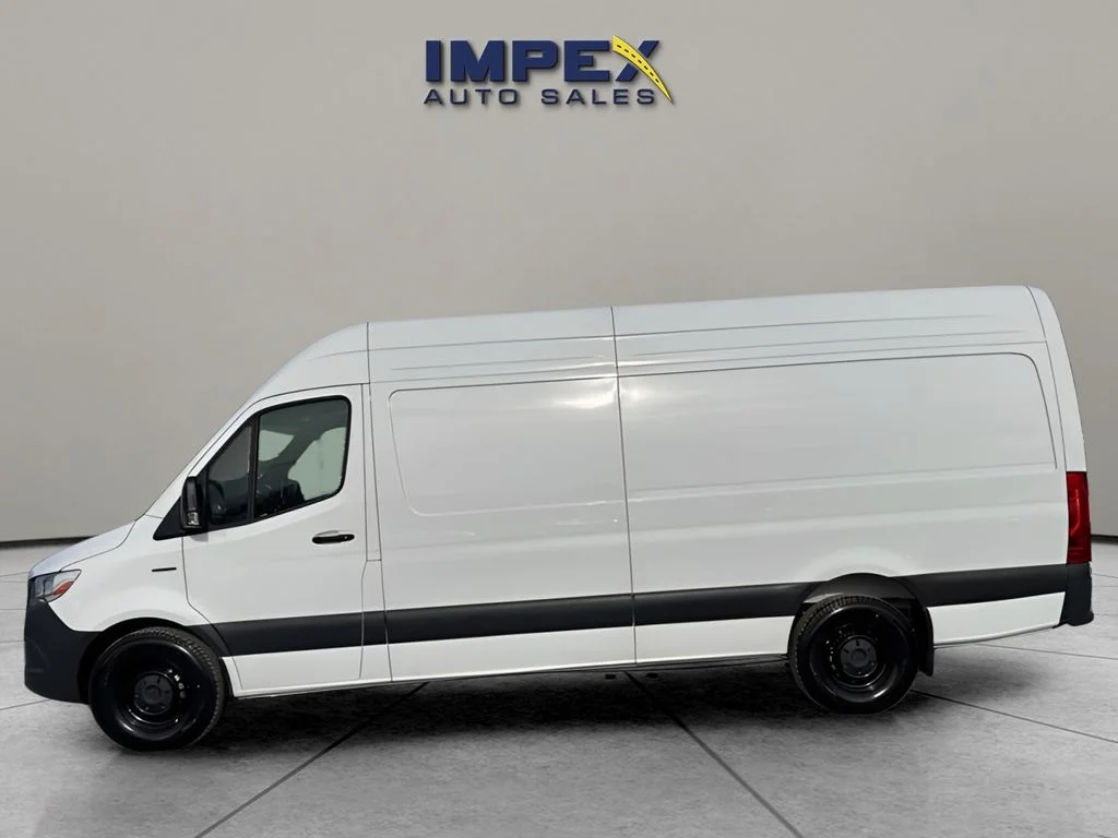 Used 2024 White Mercedes-Benz Cargo 170 WB image 2
