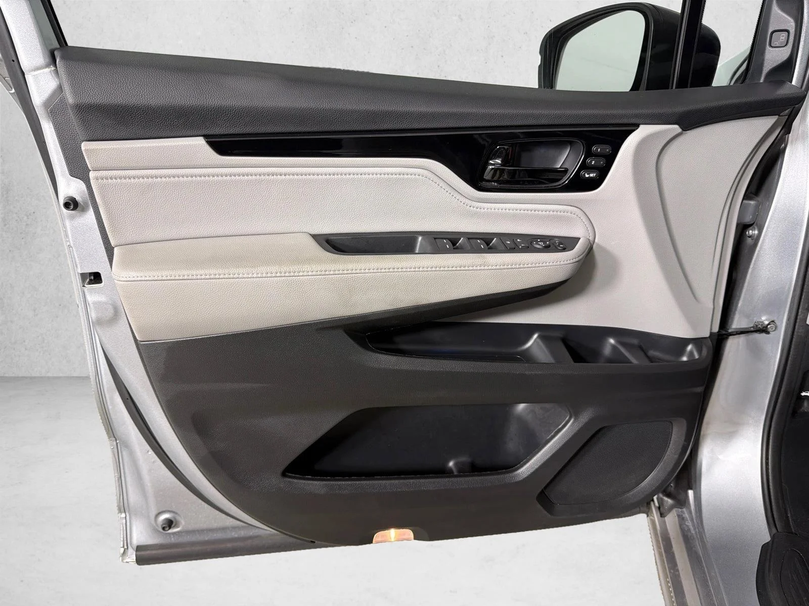 Used 2024 Black Honda Touring image 12