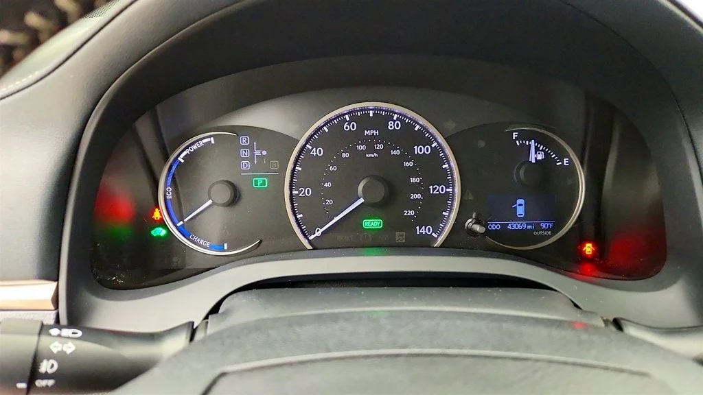Used 2016 Nebula Gray Pearl Lexus 5dr Sedan Hybrid w/ Moonroof, Backup Camera & Seat Comfort Pkg image 16