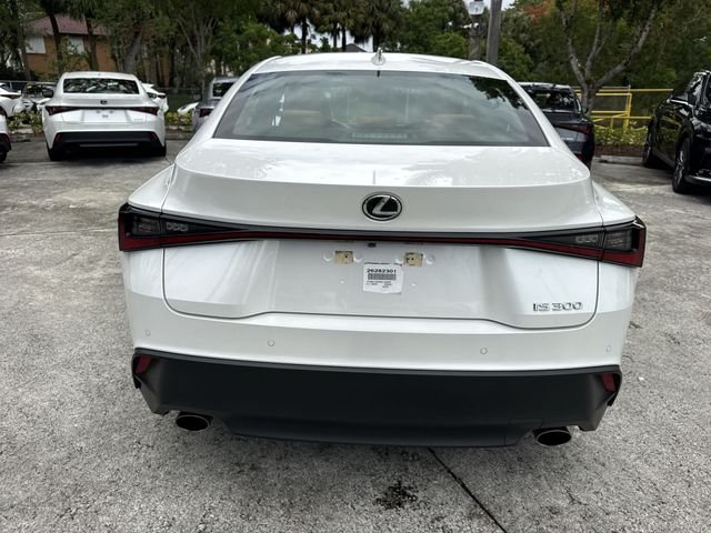 2025 Lexus IS 300 - Photo 24