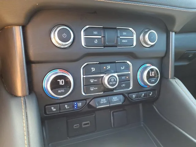 2023 GMC Yukon AT4 - Photo 27