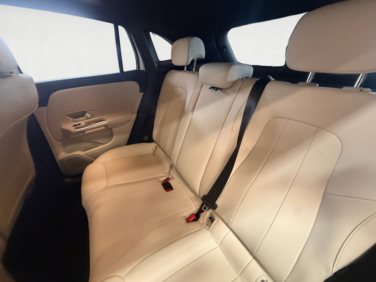 Used 2026 Polar White Mercedes-Benz GLA 250 image 13