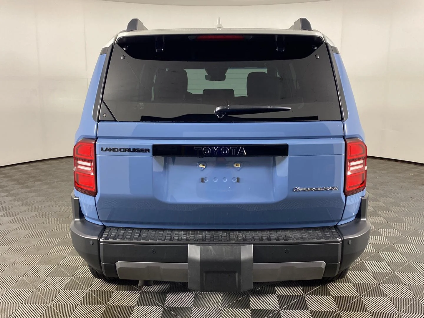 Used 2025 Heritage Blue w/Grayscape Roof Toyota  image 5