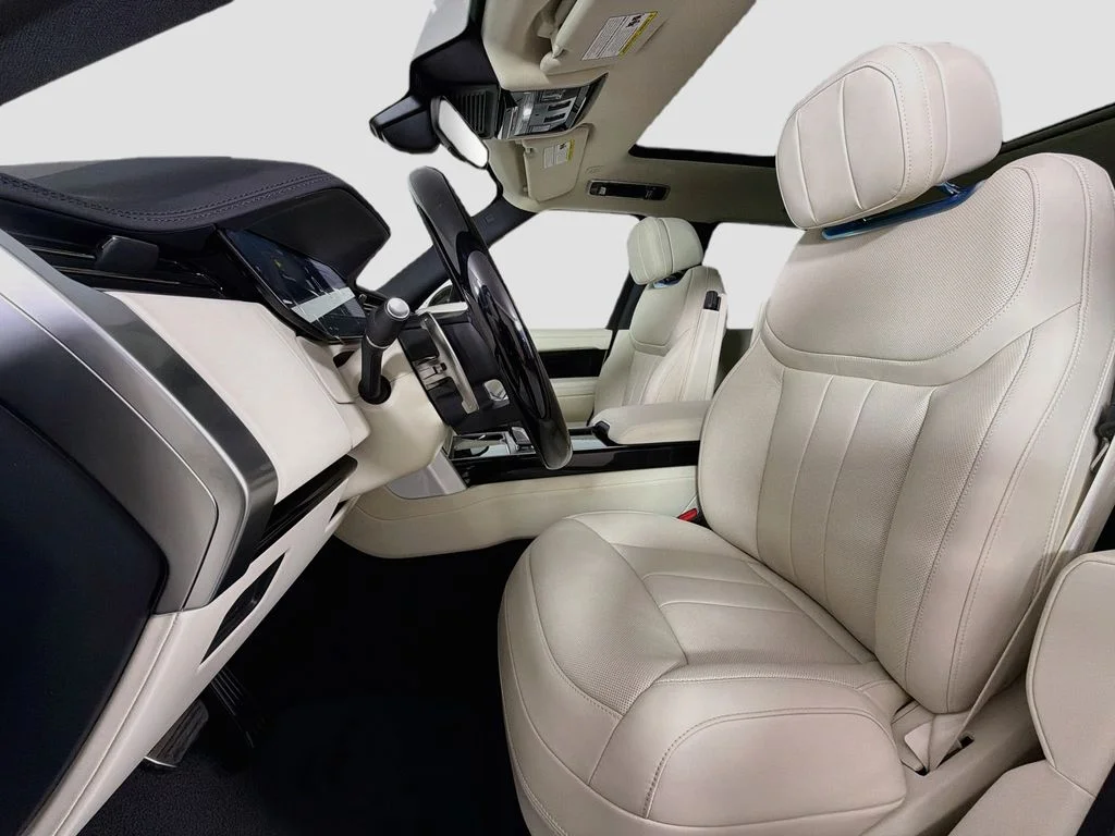New 2026 Santorini Black Land Rover SE LWB 7-Seats / V8 image 22