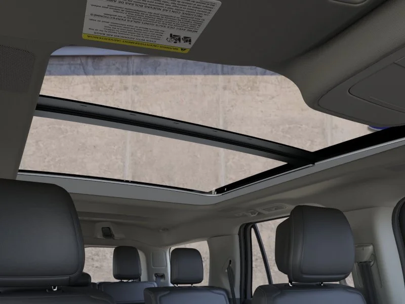 New 2026 Star White Metallic Tri-Coat Ford Platinum® image 22
