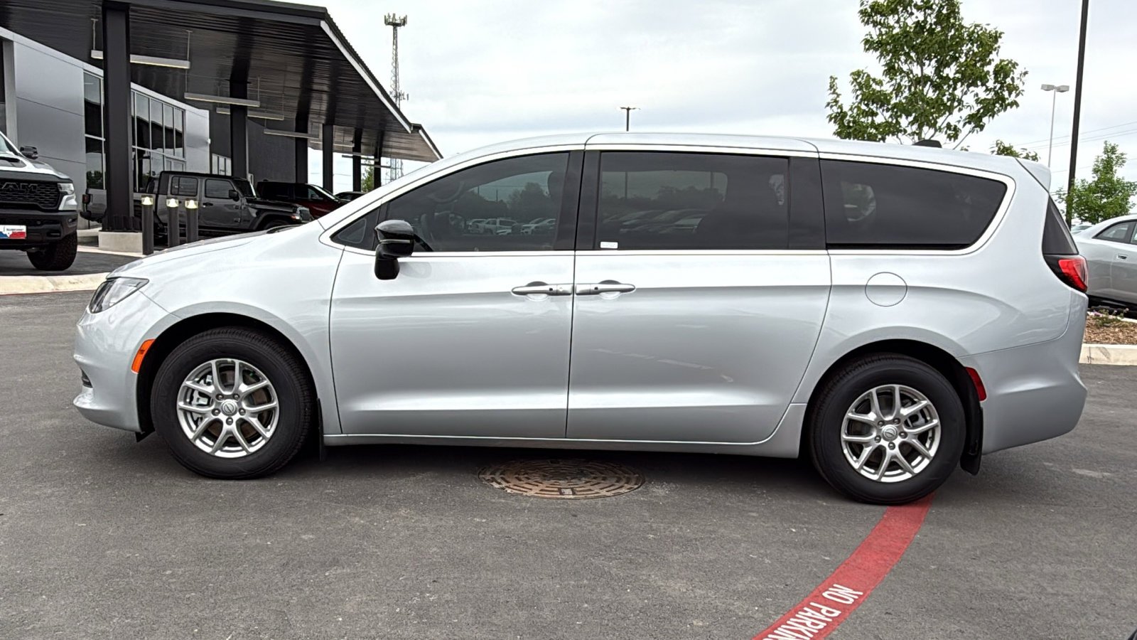 New 2026 Silver Mist Clear-Coat Exterior Paint Chrysler LX image 2