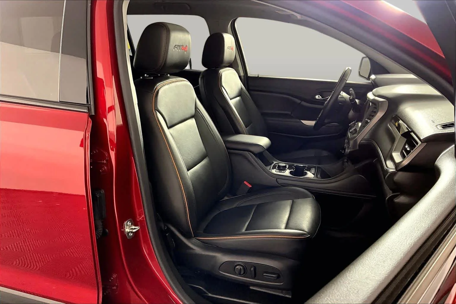 Used 2023 VOLCANIC RED TINCOAT GMC AT4 image 17