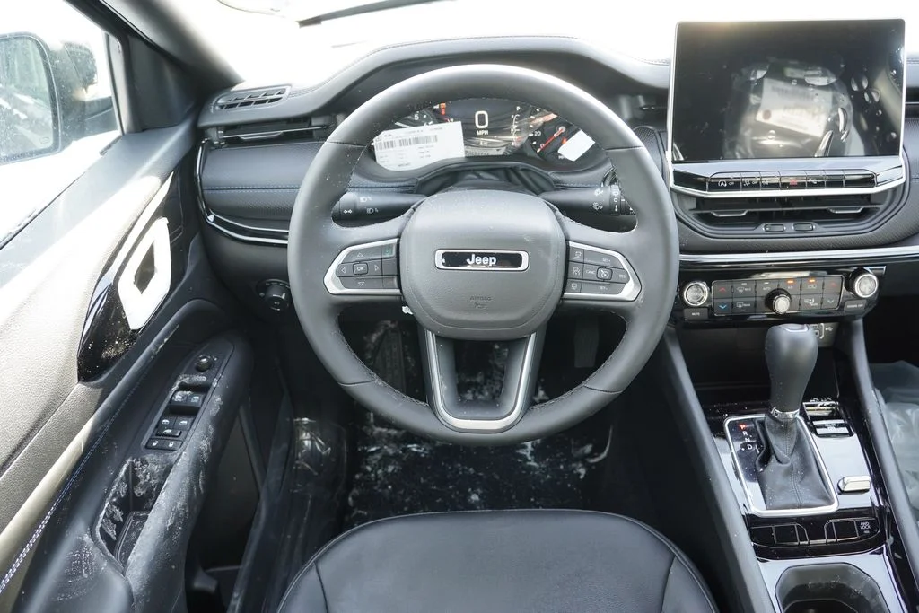 New 2026 Diamond Black Crystal Pearlcoat Jeep Limited image 12