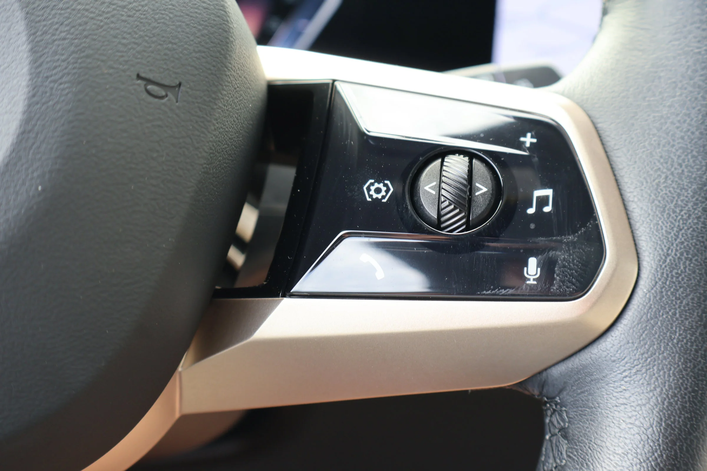 2025 BMW iX 50 - Photo 27