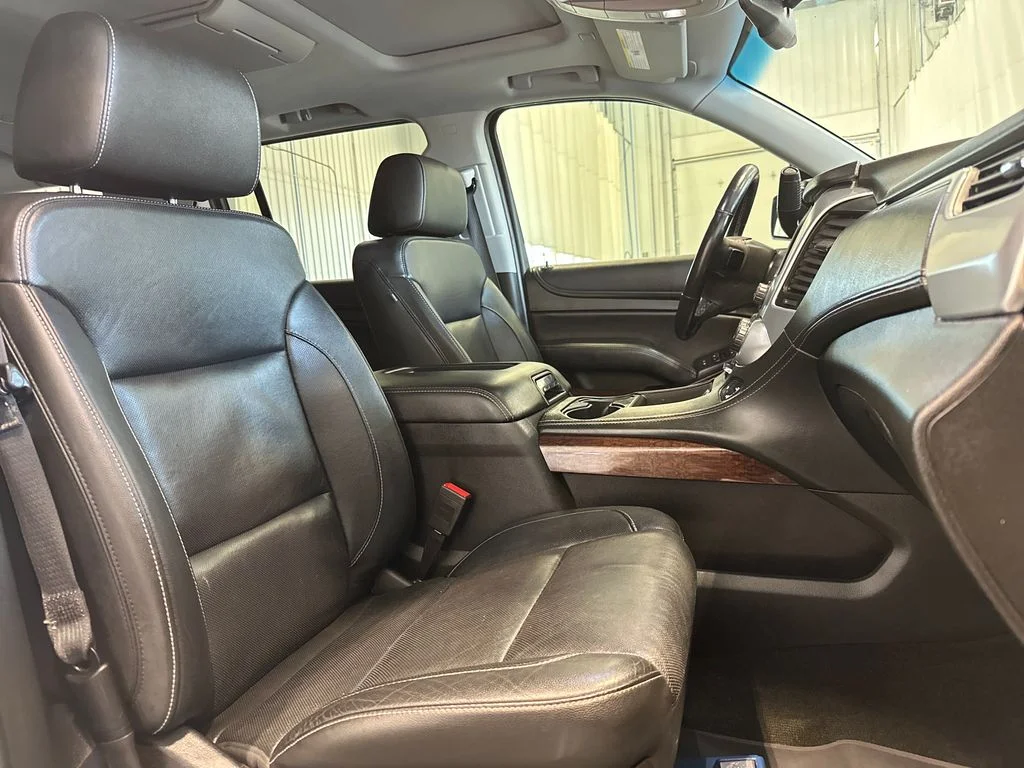 Used 2018 White GMC SLT image 35