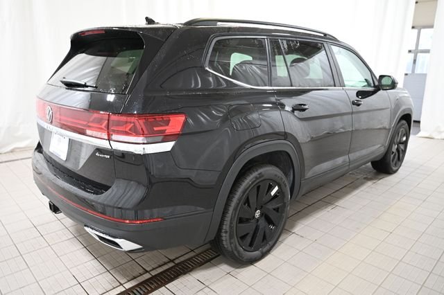 New 2026 Black Volkswagen 2.0T SE w/Technology image 13