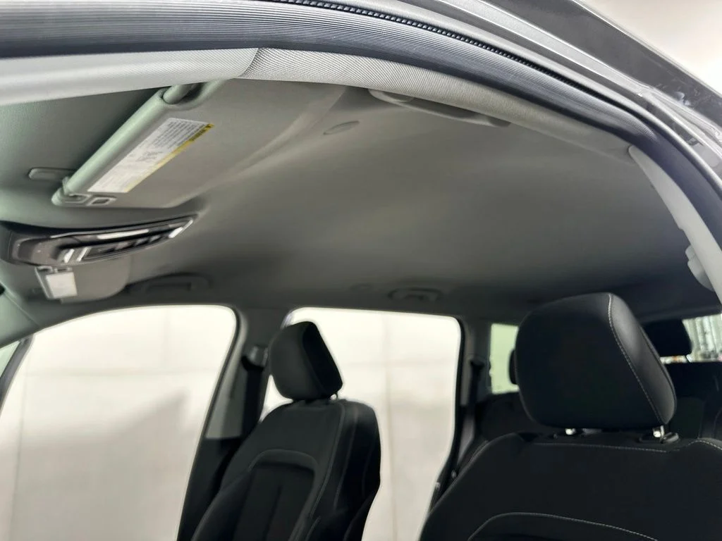 Used 2021 Gray Jeep Laredo image 18