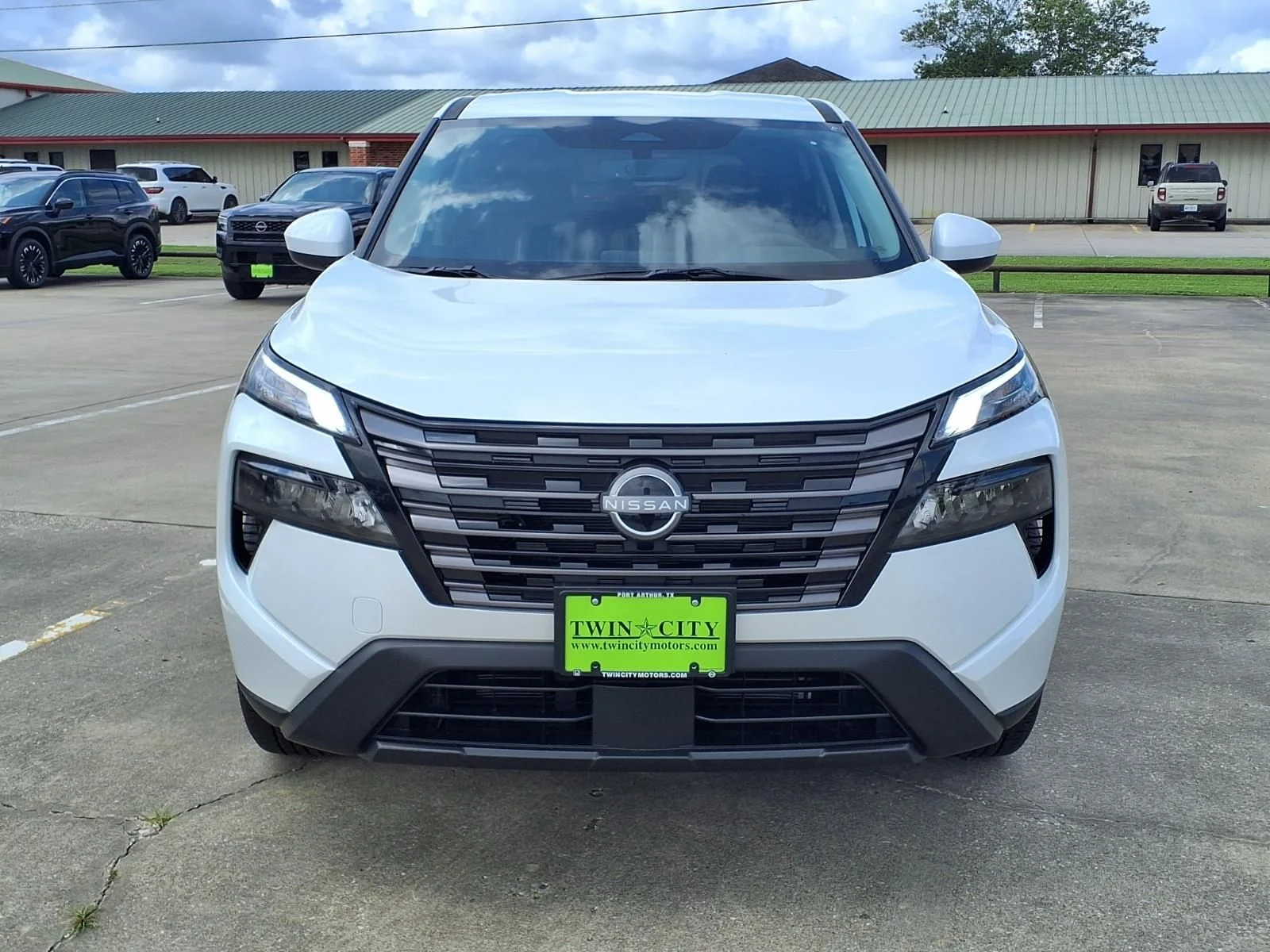 New 2026 White Nissan SV image 7