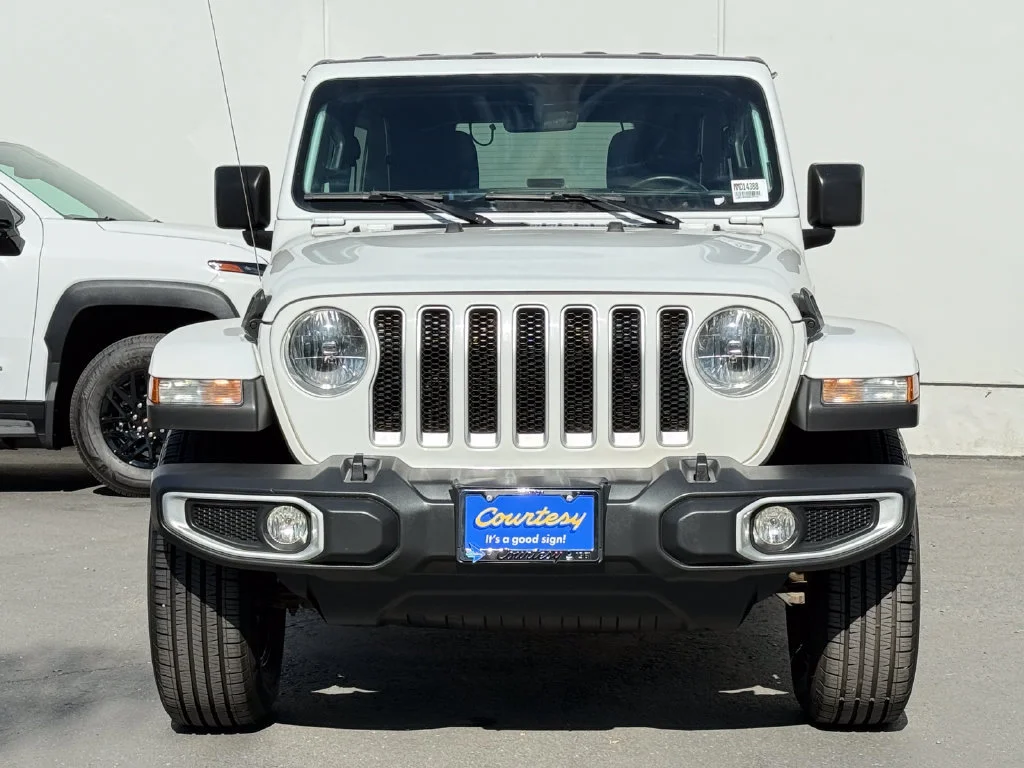 Used 2022  Jeep Unlimited Sahara image 4