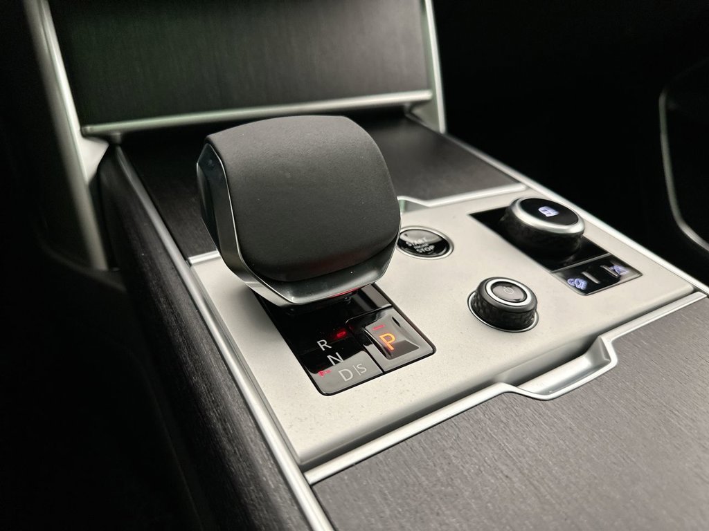New 2027 Santorini Black Land Rover SE image 12