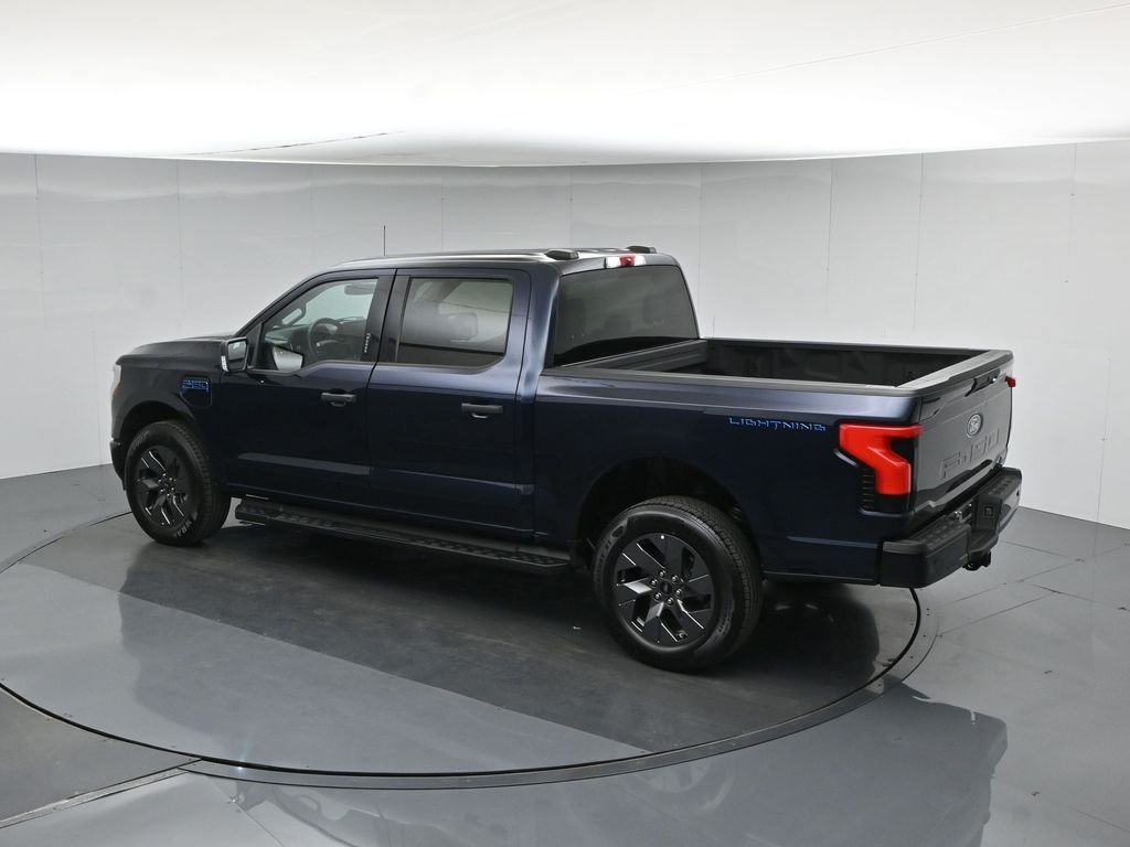 Used 2024 Blue Ford XLT image 45