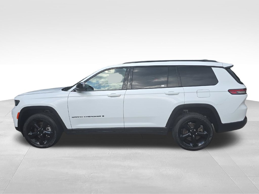 Certified Used 2024 White Jeep Altitude X image 3