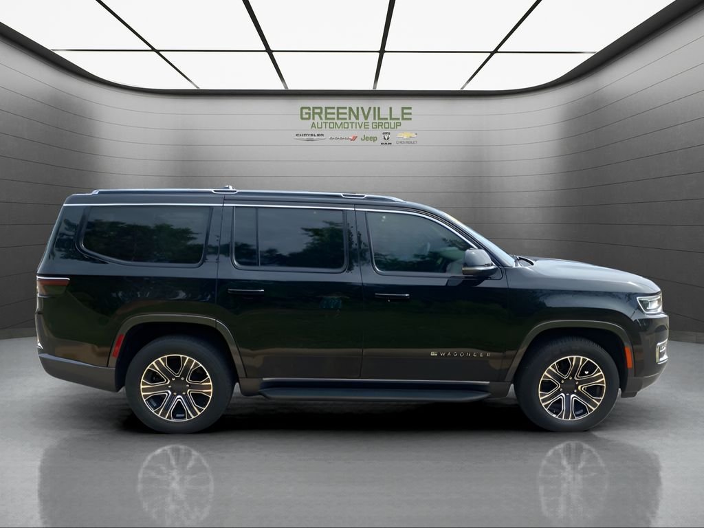 Certified Used 2022 Diamond Black Crystal Pearlcoat Jeep Series III image 6