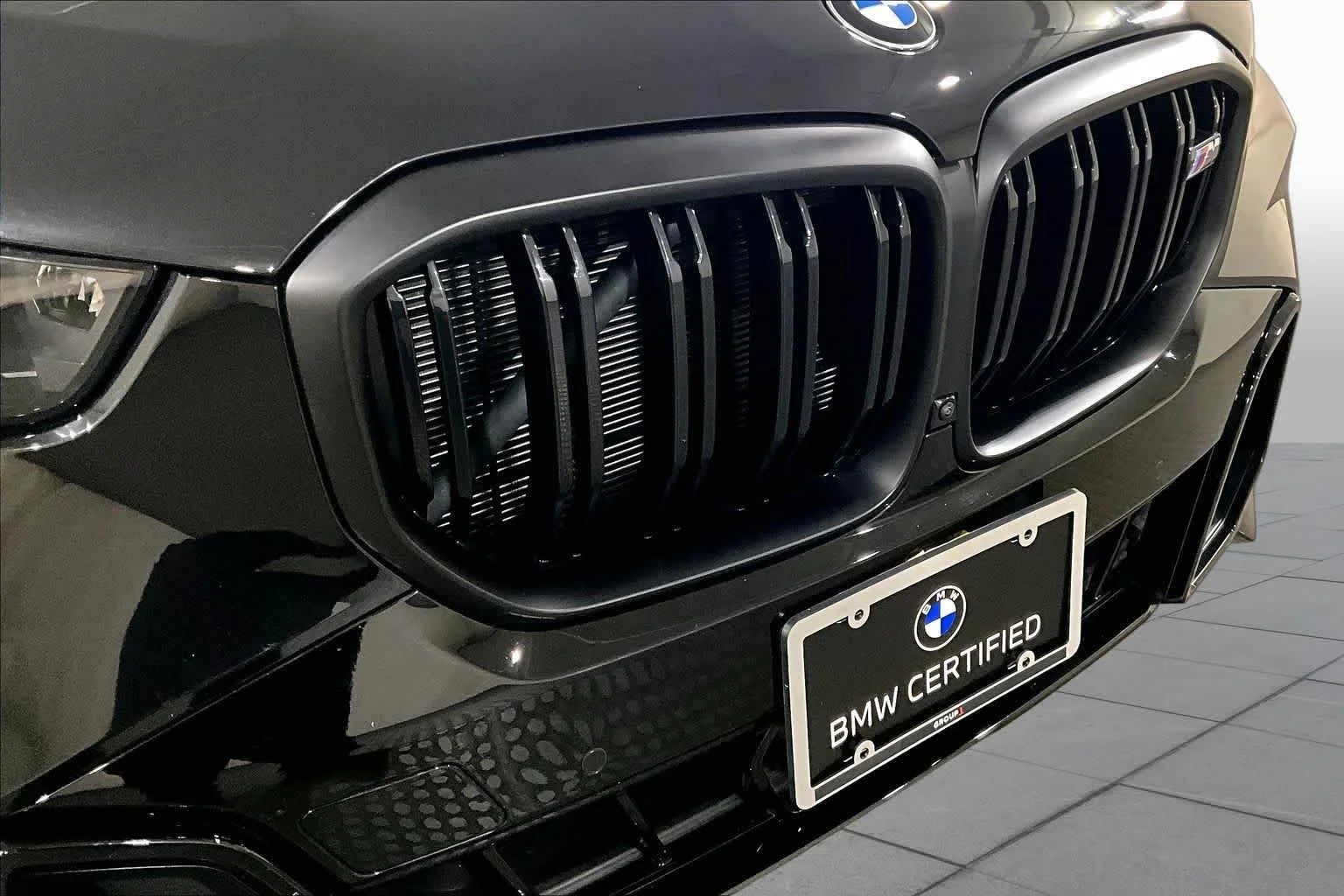 Certified Used 2024 Black Sapphire Metallic BMW M60i image 31