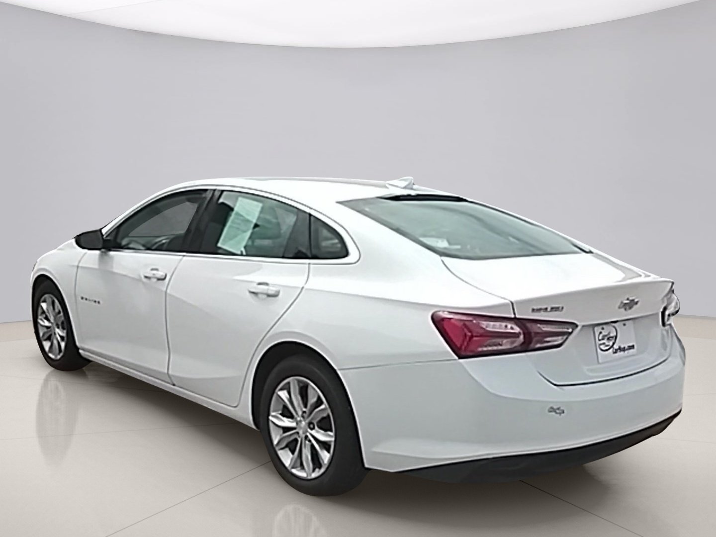 Used 2019 White Chevrolet  image 3