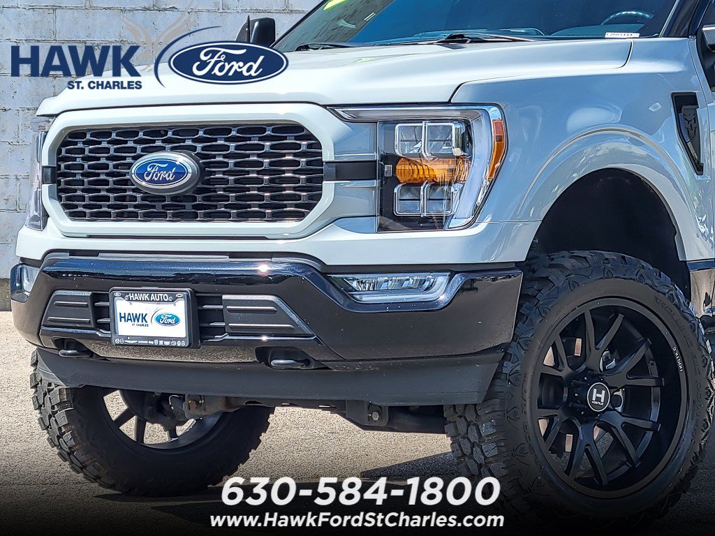 Used 2023 Oxford White Ford XLT image 2