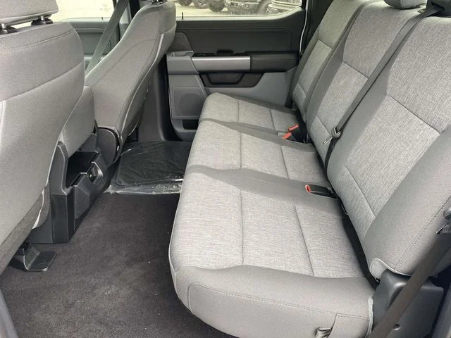 New 2026 Carbonized Gray Metallic Ford XLT image 5