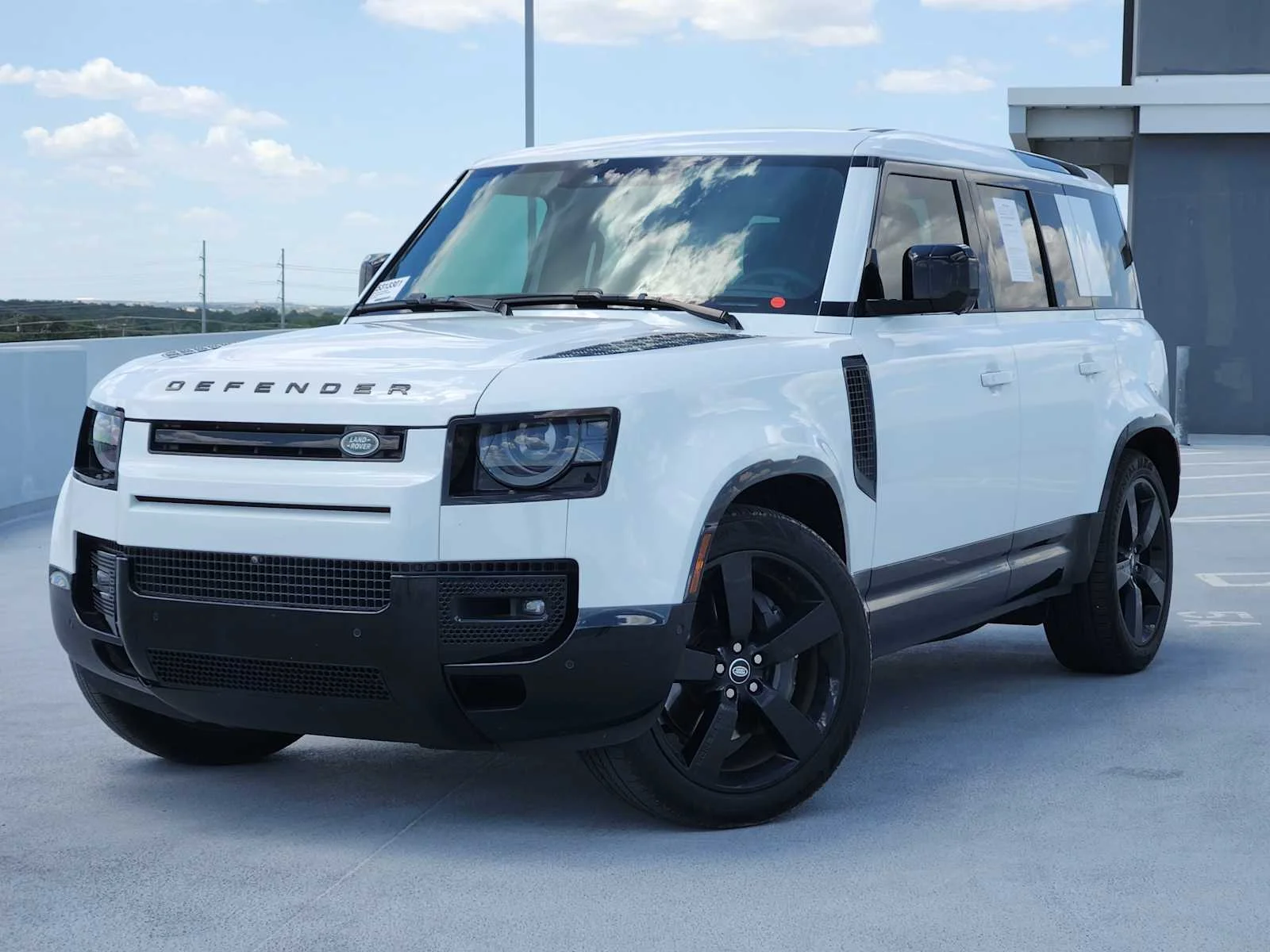 2025 Land Rover Defender X-Dynamic SE