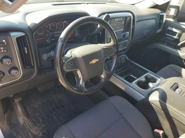 Used 2018 SILVER ICE METALLIC Chevrolet LT image 10