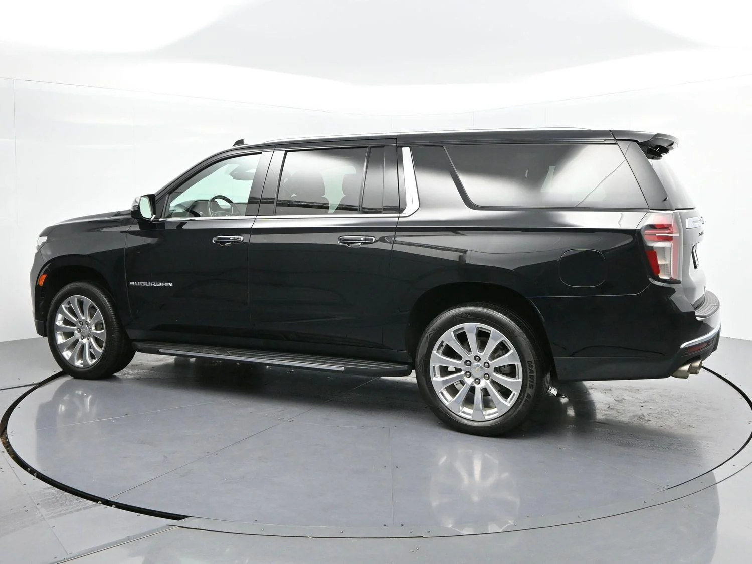 Used 2021 BLACK Chevrolet Premier image 5