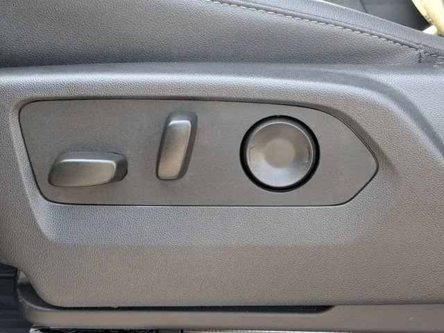 Used 2025 Sterling Metallic GMC SLT image 20
