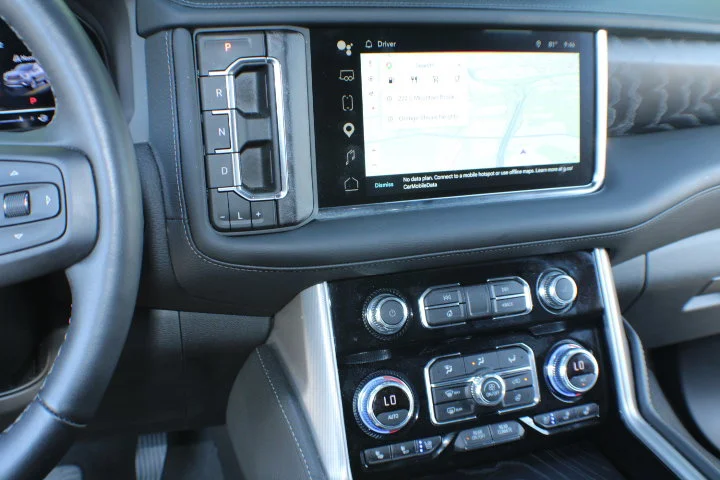 2024 GMC Yukon Denali - Photo 12