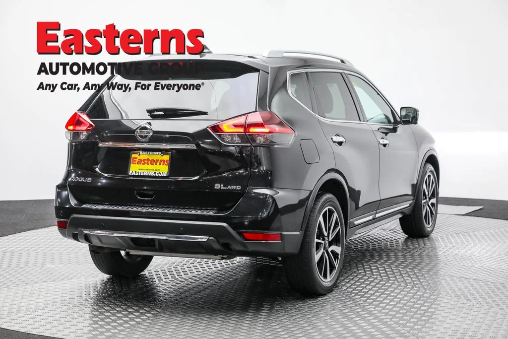 Used 2020 Black Nissan SL image 5