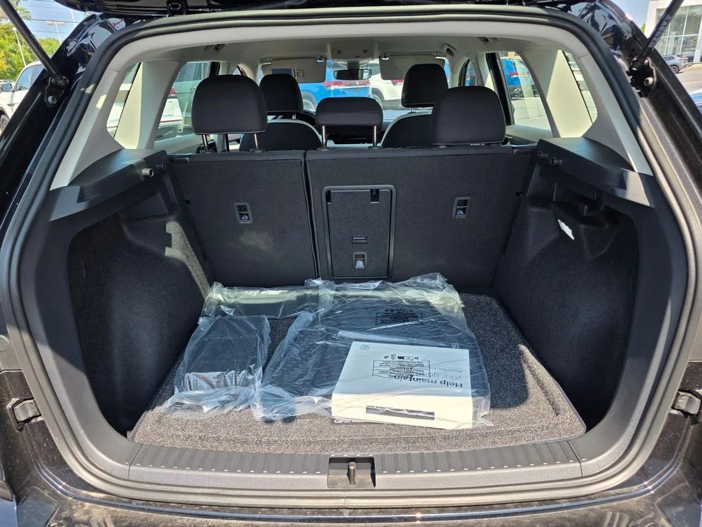 New 2026 Deep Black Pearl Volkswagen 1.5T S image 19