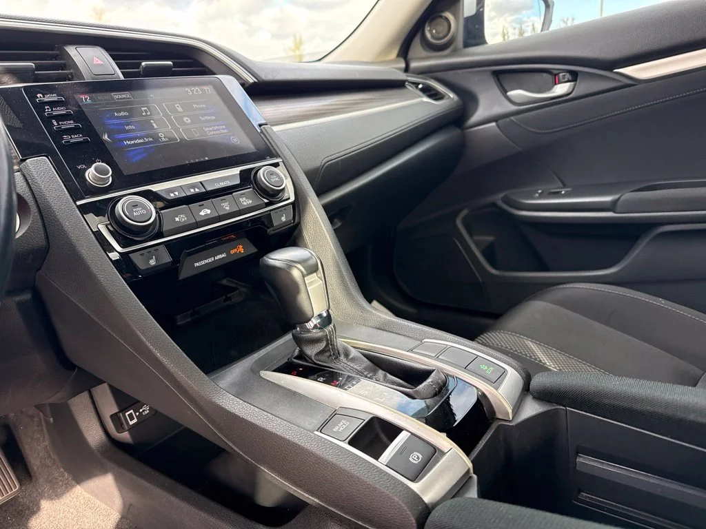 Used 2020 Lunar Silver Metallic Honda EX image 15