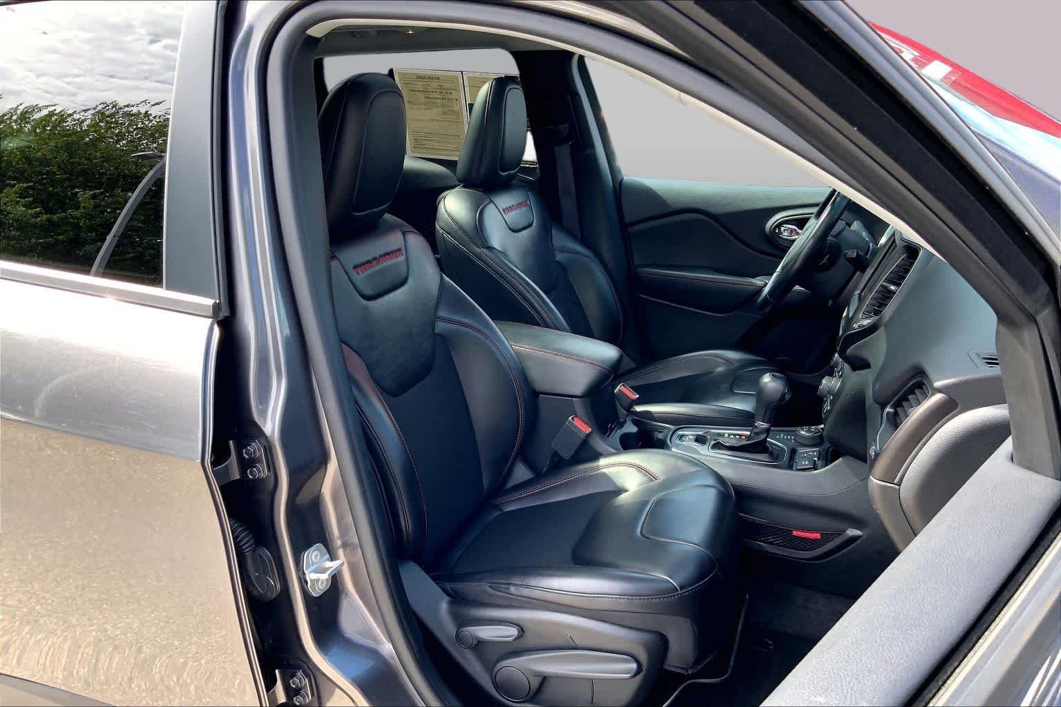 Pre-Owned 2020 Jeep Cherokee Trailhawk