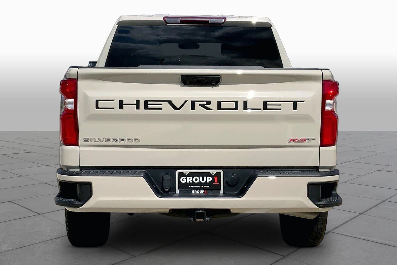 Used 2026 Summit White Chevrolet RST image 5