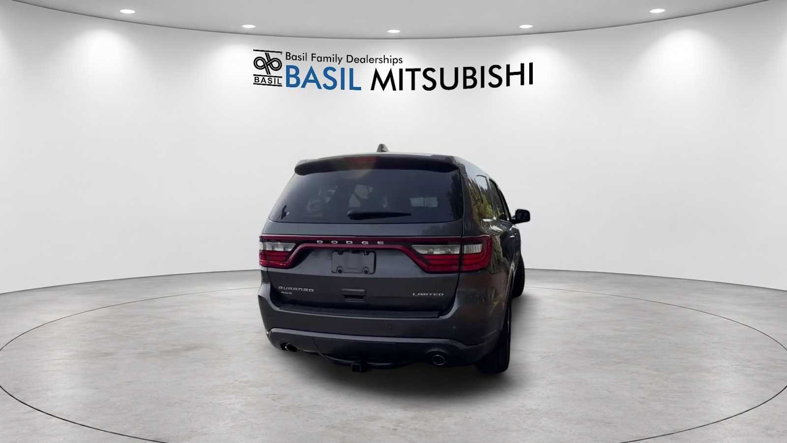 Used 2015 Granite Crystal Metallic Clearcoat Dodge Limited image 6