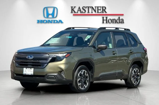 Used 2025 Green Metallic Subaru Premium image 10