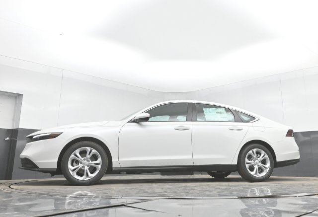 New 2026 Platinum White Pearl Honda LX image 39