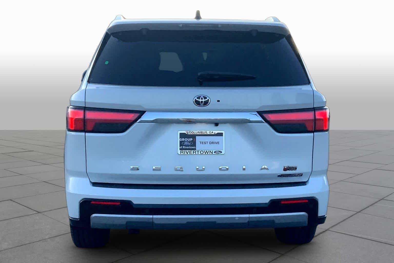 Used 2026 Wind Chill Pearl Toyota Limited image 5