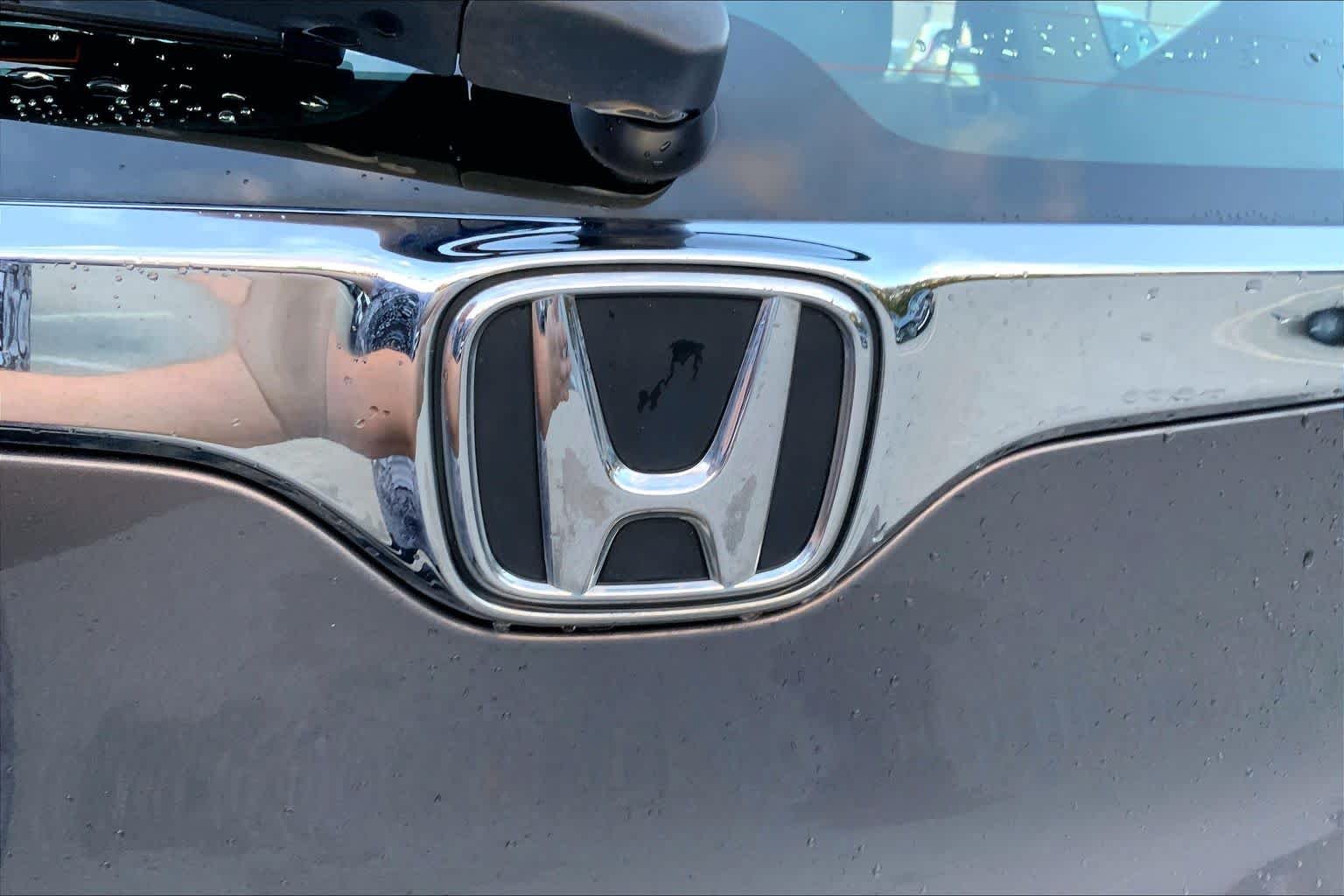 Used 2018 Modern Steel Metallic Honda LX image 33