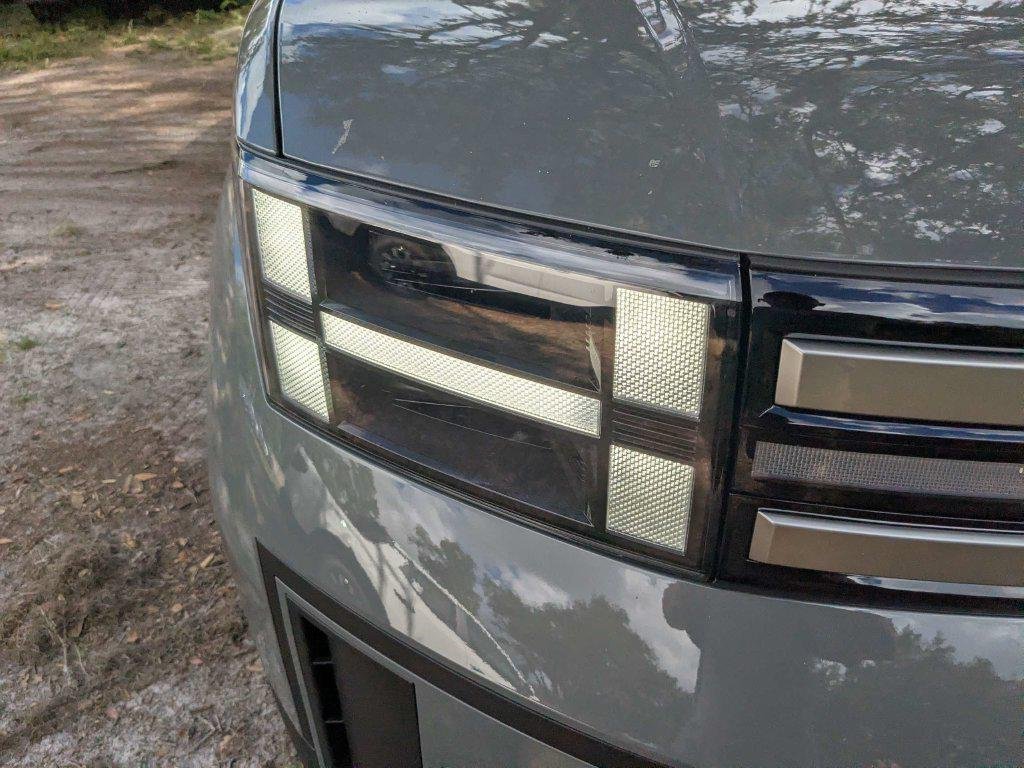 New 2027 Gray Hyundai SEL image 9
