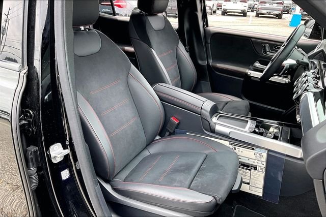 Used 2024 Black Mercedes-Benz GLB 250 image 29