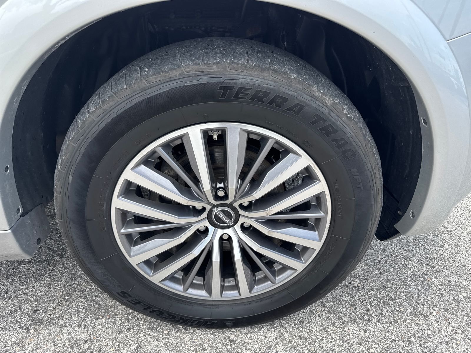 Used 2024 Silver Nissan SL image 7