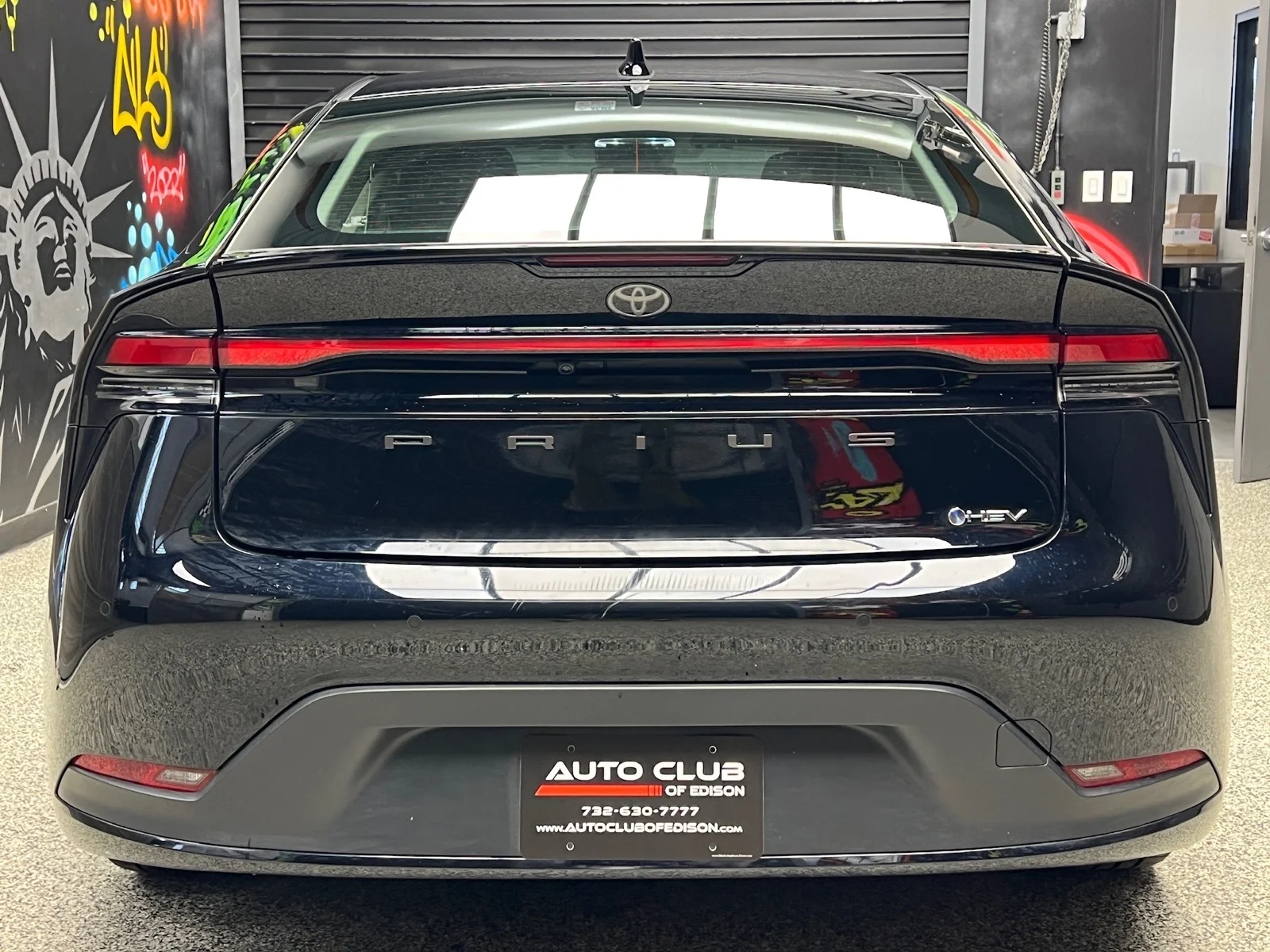 Used 2025 Midnight Black Metallic (218) Toyota LE image 5